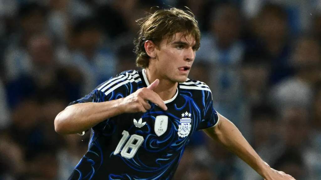 Nico Paz Pilih Bertahan di Como, Tolak Kembali ke Real Madrid